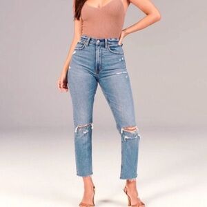 Abercrombie & Fitch Ankle Straight Ultra High Rise Distressed - NWT
